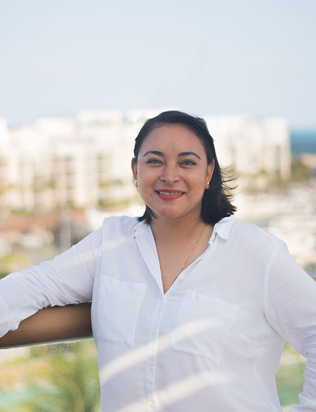 ANGÉLICA HERNÁNDEZ